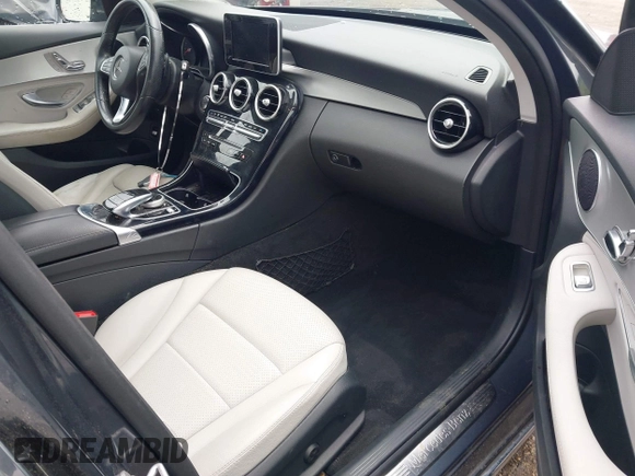 2015 Mercedes-Benz C-Class C 300 with VIN 55SWF4JB4FU047637, listed as a IAAI auction lot 42018519 with 78,297 mi miles. Bid and sale history available at carsss.com. Image 5.