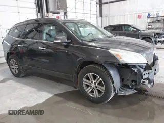 2015 Chevrolet Traverse LT z VIN 1GNKVHKD5FJ339968, wystawiony jako IAAI lot #41922368 z przebiegiem 277 788 mil mil oraz . Historia ofert i sprzedaży dostępna na DreamBid. Obrazek 1.
