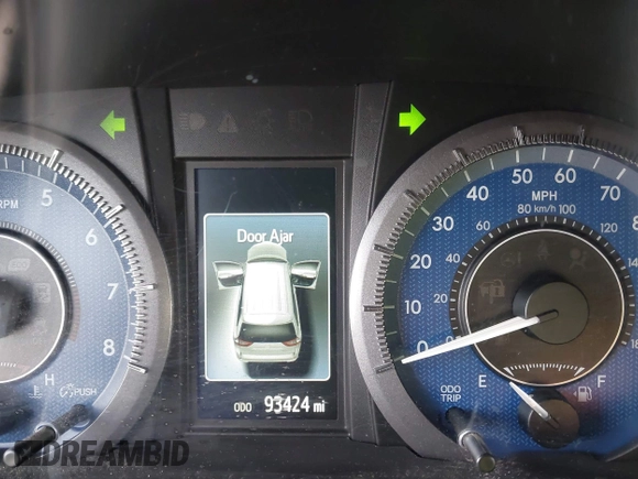 2019 Toyota Sienna XLE Auto Access Seat with VIN 5TDYZ3DCXKS986393, listed as a IAAI auction lot 41451840 with 93,424 mi miles. Bid and sale history available at carsss.com. Image 16.