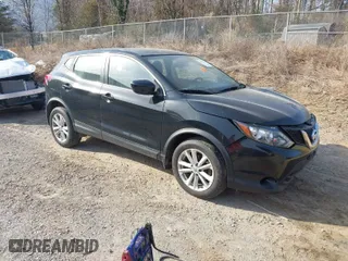 2017 Nissan Rogue Sport SL with VIN JN1BJ1CR2HW139984, listed as a IAAI auction lot 41835150 with 141,401 mi miles. Bid and sale history available at carsss.com. Image 1.