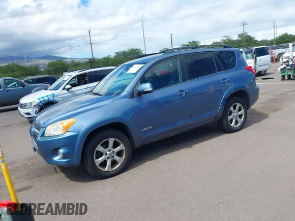 2010 Toyota RAV4 Limited с VIN JTMYK4DVXA5027222, выставлен на аукционе IAAI как лот 42057063 с пробегом 135 259 миль миль и . История ставок и продаж доступна на DreamBid. Изображение 2.