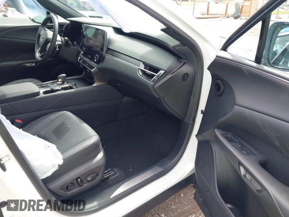 2024 Lexus RX 350 with VIN 2T2BAMCA3RC079065, listed as a IAAI auction lot 41815499 with 3,961 mi miles and . Bid and sale history available at DreamBid. Image 5.