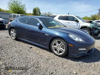 2012 Porsche Panamera S z VIN WP0AB2A75CL061272, wystawiony jako Copart lot #55050695 z przebiegiem 156 293 mil mil oraz Czysty tytuł • Clean title. Historia ofert i sprzedaży dostępna na DreamBid. Obrazek 4.
