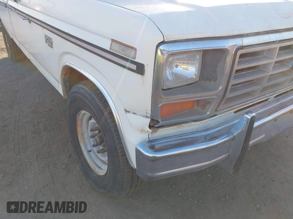 1985 Ford F-250 with VIN 1FTHX2516FKA70773, listed as a IAAI auction lot 41953313 with 986,298 mi miles. Bid and sale history available at carsss.com. Image 6.