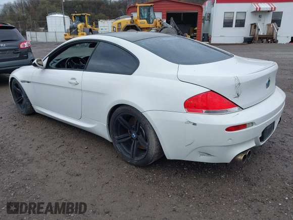 2007 BMW 6 Series M6 with VIN WBSEH93517CY23824, listed as a IAAI auction lot 41908992 with 117,695 mi miles. Bid and sale history available at carsss.com. Image 3.