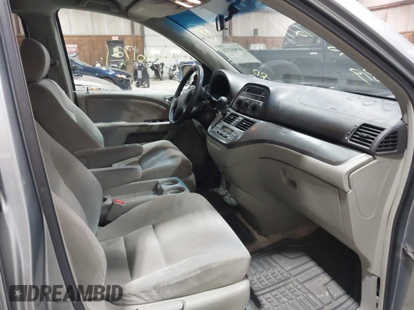 2006 Honda Odyssey EX with VIN 5FNRL38456B101102, listed as a IAAI auction lot 41861721 with 232,819 mi miles. Bid and sale history available at carsss.com. Image 5.