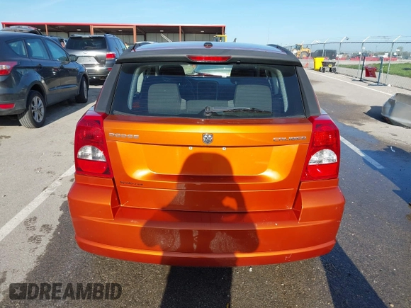 2011 Dodge Caliber Mainstreet z VIN 1B3CB3HA5BD297950, wystawiony jako IAAI lot #42073342 z przebiegiem 155 421 mil mil oraz . Historia ofert i sprzedaży dostępna na DreamBid. Obrazek 16.