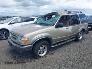 2000 Ford Explorer XLT с VIN 1FMDU73E8YZB25725, выставлен на аукционе IAAI как лот 42301572 с пробегом 213 805 миль миль и . История ставок и продаж доступна на DreamBid. Изображение 2.
