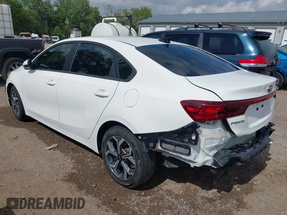 2021 Kia Forte LXS z VIN 3KPF24AD5ME331800, wystawiony jako IAAI lot #42505141 z przebiegiem 89 236 mil mil oraz . Historia ofert i sprzedaży dostępna na DreamBid. Obrazek 3.
