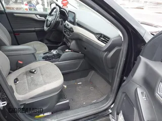 2021 Ford Escape SE z VIN 1FMCU0G61MUA15936, wystawiony jako IAAI lot #41725241 z przebiegiem 48 865 mil mil oraz . Historia ofert i sprzedaży dostępna na DreamBid. Obrazek 5.