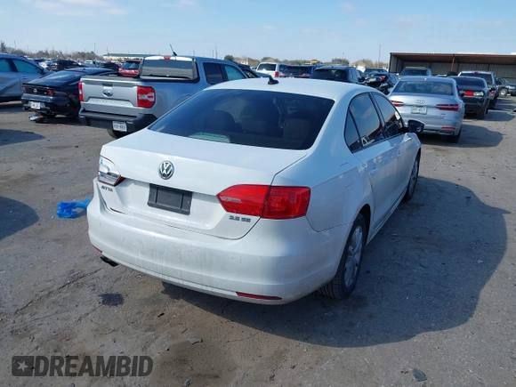 2011 Volkswagen Jetta Sedan SE w/Convenience & Sunroof with VIN 3VWDX7AJ4BM305463, listed as a IAAI auction lot 41621670 with 96,087 mi miles. Bid and sale history available at carsss.com. Image 4.