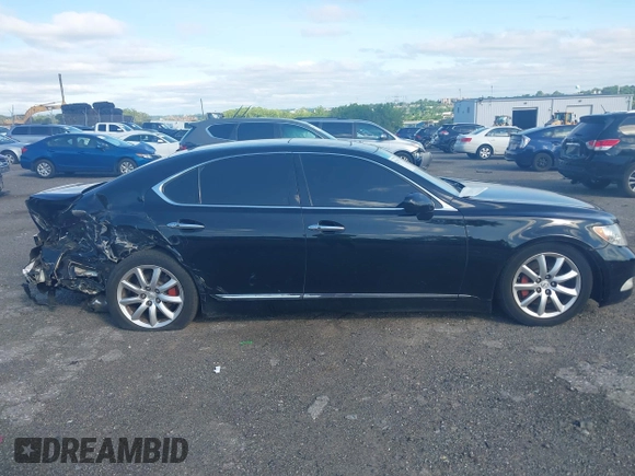 2009 Lexus LS 460 с VIN JTHCL46F895001922, выставлен на аукционе IAAI как лот 42273978 с пробегом Не указан миль и . История ставок и продаж доступна на DreamBid. Изображение 13.