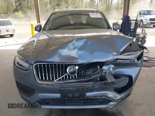 2020 Volvo XC90 Momentum with VIN YV4102PK1L1591863, listed as a IAAI auction lot 42034875 with 90,920 mi miles. Bid and sale history available at carsss.com. Image 6.