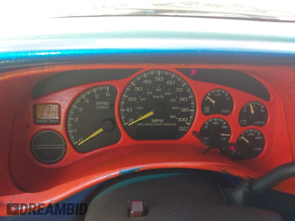 2000 GMC Sierra 1500 SLE z VIN 2GTEC19TXY1234274, wystawiony jako IAAI lot #42339947 z przebiegiem 364 902 mil mil oraz . Historia ofert i sprzedaży dostępna na DreamBid. Obrazek 7.
