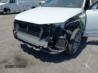 2017 Audi Q7 Prestige with VIN WA1VAAF72HD035098, listed as a IAAI auction lot 42664203 with 49,279 mi miles and . Bid and sale history available at DreamBid. Image 6.