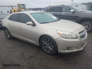 2013 Chevrolet Malibu LT with VIN 1G11E5SAXDF172380, listed as a IAAI auction lot 41535891 with 174,624 mi miles. Bid and sale history available at carsss.com. Image 1.