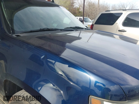 2012 Chevrolet Avalanche LT with VIN 3GNMCFE00CG274892, listed as a IAAI auction lot 41792001 with 169,920 mi miles. Bid and sale history available at carsss.com. Image 6.