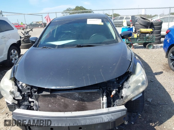 2014 Nissan Altima 2.5 S with VIN 1N4AL3AP3EC283062, listed as a IAAI auction lot 41666952 with 163,557 mi miles. Bid and sale history available at carsss.com. Image 6.