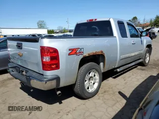 2012 Chevrolet Silverado 1500 LT with VIN 1GCRKSE73CZ273436, listed as a Copart auction lot 53454685 with 261,677 mi miles and Salvage Title. Bid and sale history available at DreamBid. Image 3.