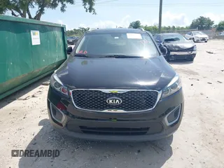 2017 Kia Sorento LX z VIN 5XYPGDA51HG330957, wystawiony jako IAAI lot #42189378 z przebiegiem 139 835 mil mil oraz . Historia ofert i sprzedaży dostępna na DreamBid. Obrazek 12.