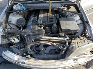 2002 BMW 3 Series 325i with VIN WBAEV33472KL73547, listed as a Copart auction lot 57667895 with 350,318 mi miles and Salvage title. Bid and sale history available at DreamBid. Image 11.