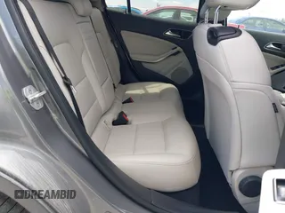2016 Mercedes-Benz GLA 250 z VIN WDCTG4EB6GJ201846, wystawiony jako IAAI lot #42043957 z przebiegiem 71 293 mil mil oraz . Historia ofert i sprzedaży dostępna na DreamBid. Obrazek 8.