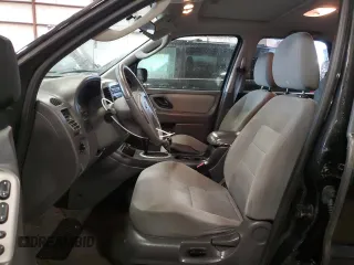 2006 Ford Escape XLT with VIN 1FMYU03126KB57467, listed as a Copart auction lot 73684684 with 224,079 mi miles and Clean Title. Bid and sale history available at carsss.com. Image 7.