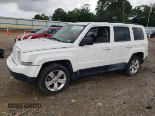 2011 Jeep Patriot Latitude z VIN 1J4NF1GB0BD302914, wystawiony jako Copart lot #61220455 z przebiegiem Nie podano mil oraz Czysty tytuł • Clean title. Historia ofert i sprzedaży dostępna na DreamBid. Obrazek 1.