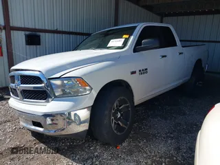 2017 Ram 1500 SLT z VIN 1C6RR7GT6HS537534, wystawiony jako IAAI lot #40744482 z przebiegiem 148 661 mil mil oraz . Historia ofert i sprzedaży dostępna na DreamBid. Obrazek 17.