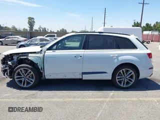 2017 Audi Q7 Prestige with VIN WA1VAAF72HD035098, listed as a IAAI auction lot 42664203 with 49,279 mi miles and . Bid and sale history available at DreamBid. Image 15.