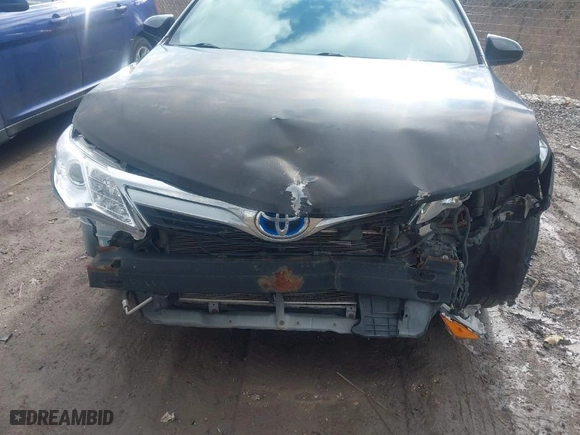 2012 Toyota Camry Hybrid XLE with VIN 4T1BD1FK4CU027058, listed as a IAAI auction lot 41979201 with 281,983 mi miles. Bid and sale history available at carsss.com. Image 6.