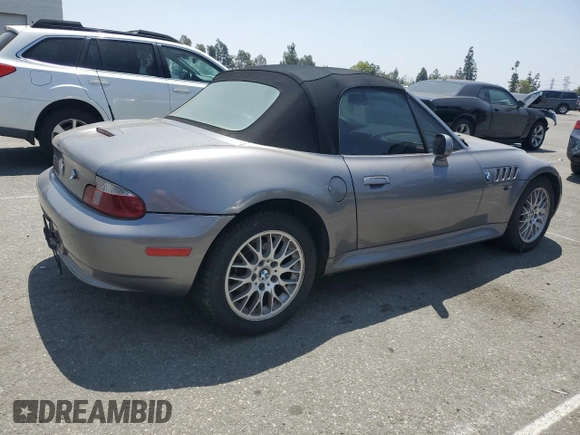 2002 BMW Z3 2.5 z VIN 4USCN334X2LM06491, wystawiony jako Copart lot #61502915 z przebiegiem 110 956 mil mil oraz Szkoda całkowita • Salvage title. Historia ofert i sprzedaży dostępna na DreamBid. Obrazek 3.