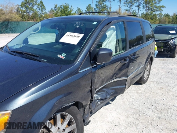 2014 Chrysler Town & Country Touring with VIN 2C4RC1BG6ER217760, listed as a IAAI auction lot 41893658 with 171,560 mi miles. Bid and sale history available at carsss.com. Image 6.