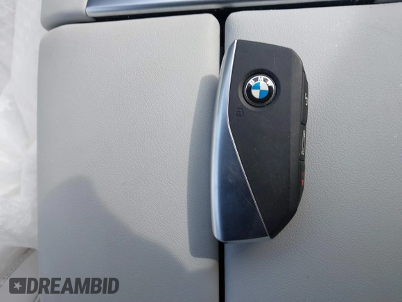 2024 BMW X5 xDrive50e with VIN 5UX43EU05R9S32424, listed as a IAAI auction lot 41622605 with 24,586 mi miles. Bid and sale history available at carsss.com. Image 11.
