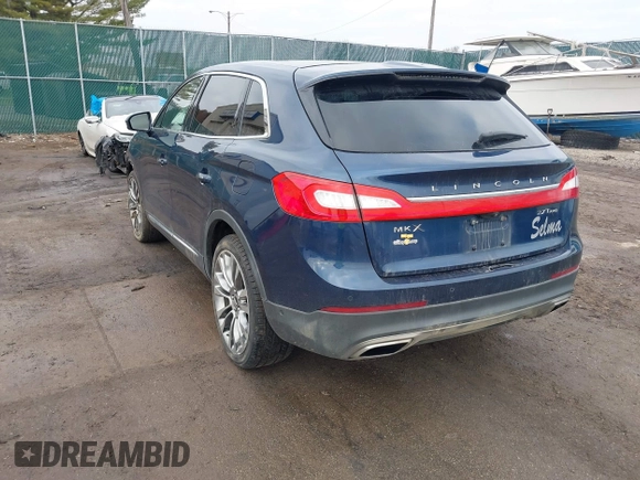 2017 Lincoln MKX Reserve z VIN 2LMPJ8LP2HBL45950, wystawiony jako IAAI lot #41179308 z przebiegiem 96 429 mil mil oraz . Historia ofert i sprzedaży dostępna na DreamBid. Obrazek 3.