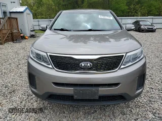 2015 Kia Sorento LX z VIN 5XYKTCA62FG564840, wystawiony jako Copart lot #57957775 z przebiegiem 98 750 mil mil oraz Czysty tytuł • Clean title. Historia ofert i sprzedaży dostępna na DreamBid. Obrazek 5.