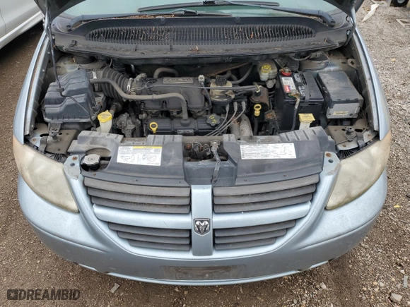 2005 Dodge Caravan SXT with VIN 2D4GP44L65R137675, listed as a Copart auction lot 53655995 with 120,922 mi miles and Clean Title. Bid and sale history available at carsss.com. Image 12.