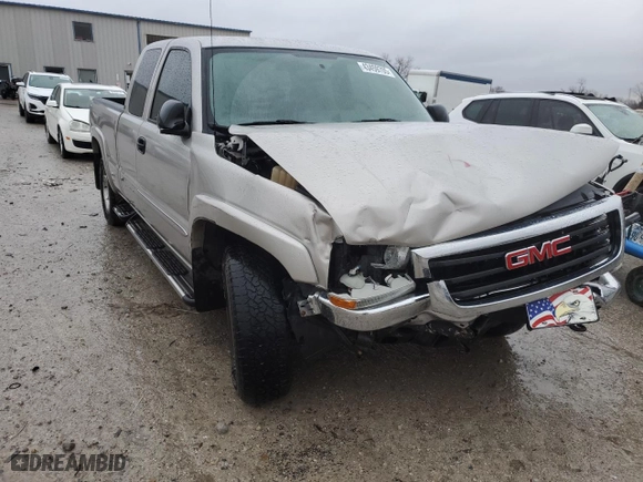 2004 GMC Sierra 1500 SLE with VIN 2GTEK19T041265661, listed as a Copart auction lot 43459705 with 103,649 mi miles and Salvage Title. Bid and sale history available at carsss.com. Image 4.