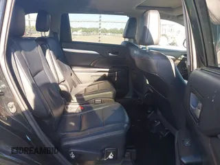 2018 Toyota Highlander SE with VIN 5TDKZRFH1JS529875, listed as a IAAI auction lot 42181502 with 182,652 mi miles and . Bid and sale history available at DreamBid. Image 8.