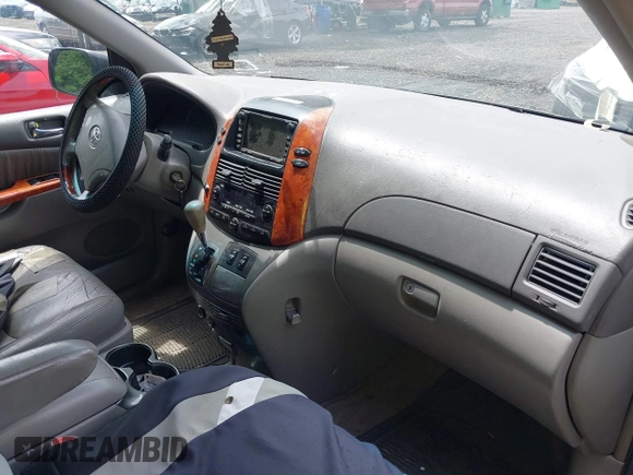 2008 Toyota Sienna XLE with VIN 5TDZK22C48S119831, listed as a IAAI auction lot 42651075 with 119,066 mi miles and . Bid and sale history available at DreamBid. Image 5.