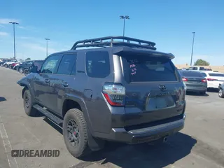 2023 Toyota 4Runner TRD Pro z VIN JTELU5JR3P6167676, wystawiony jako IAAI lot #41861287 z przebiegiem 25 795 mil mil oraz . Historia ofert i sprzedaży dostępna na DreamBid. Obrazek 14.
