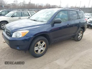 2006 Toyota RAV4 with VIN JTMZD33V466008337, listed as a IAAI auction lot 41916030 with 121,022 mi miles. Bid and sale history available at carsss.com. Image 2.