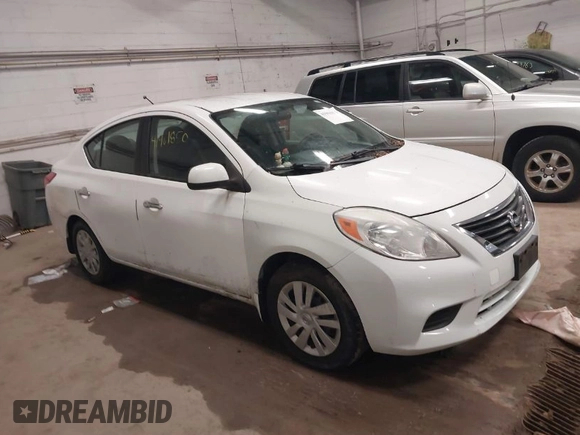 2012 Nissan Versa S with VIN 3N1CN7AP0CL885524, listed as a IAAI auction lot 41961850 with 167,906 mi miles. Bid and sale history available at carsss.com. Image 1.