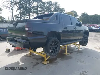 2011 Chevrolet Avalanche LT with VIN 3GNTKFE35BG256847, listed as a IAAI auction lot 41854804 with 206,571 mi miles. Bid and sale history available at carsss.com. Image 4.