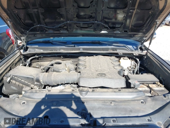 2010 Toyota 4Runner Trail with VIN JTEBU5JR3A5031752, listed as a IAAI auction lot 41774938 with 189,346 mi miles and . Bid and sale history available at DreamBid. Image 10.