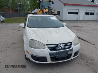 2008 Volkswagen Jetta SE with VIN 3VWRZ81K08M093880, listed as a IAAI auction lot 42273895 with 266,962 mi miles and . Bid and sale history available at DreamBid. Image 13.