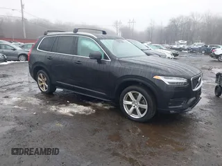 2021 Volvo XC90 Momentum with VIN YV4A22PK5M1711997, listed as a IAAI auction lot 41548069 with 62,672 mi miles. Bid and sale history available at carsss.com. Image 1.