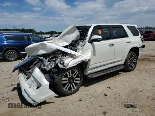 2020 Toyota 4Runner SR5 with VIN JTEZU5JR8L5220642, listed as a Copart auction lot 58334045 with Not provided miles and Salvage title. Bid and sale history available at DreamBid. Image 1.