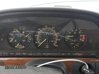 1987 Mercedes-Benz 420 with VIN WDBCA35D6HA331483, listed as a Copart auction lot 71795554 with 126,557 mi miles and Clean Title. Bid and sale history available at carsss.com. Image 9.