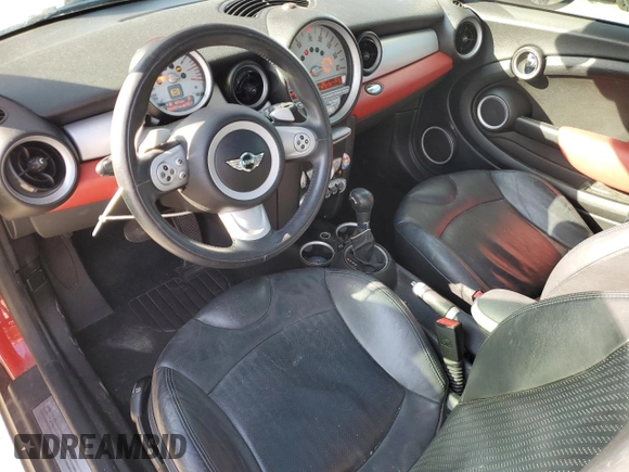 2007 MINI Hardtop z VIN WMWMF33547TT54263, wystawiony jako Copart lot #53400615 z przebiegiem 66 067 mil mil oraz Szkoda całkowita • Salvage title. Historia ofert i sprzedaży dostępna na DreamBid. Obrazek 8.